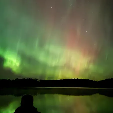 Willa Joutsen With Jacuzzi *