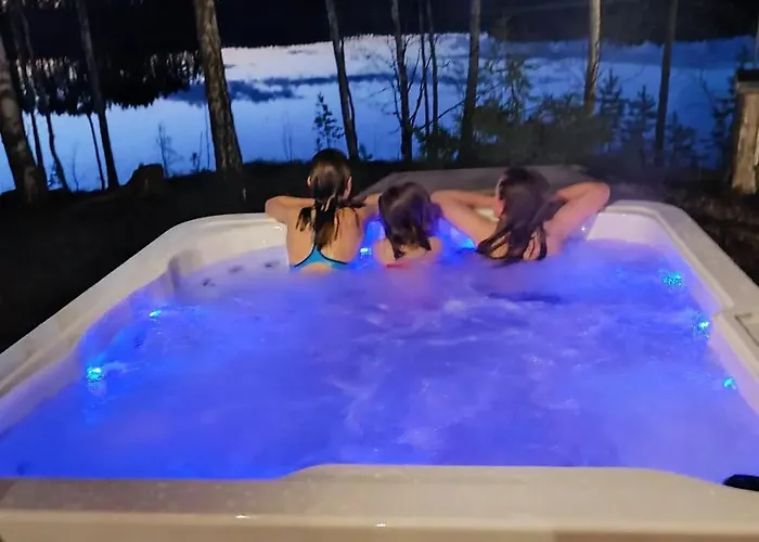 Joutsen With Jacuzzi Вилла *