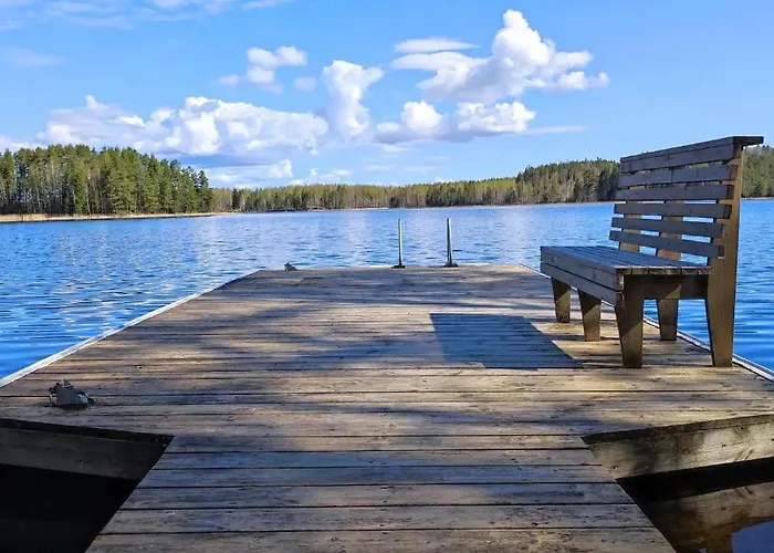 Joutsen With Jacuzzi Вилла *