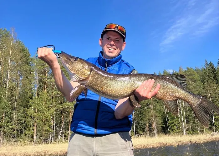 Willa Joutsen With Jacuzzi *